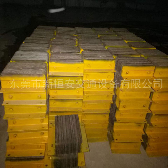 買質(zhì)量好的橡膠防撞塊就上東莞新恒安交通設(shè)備