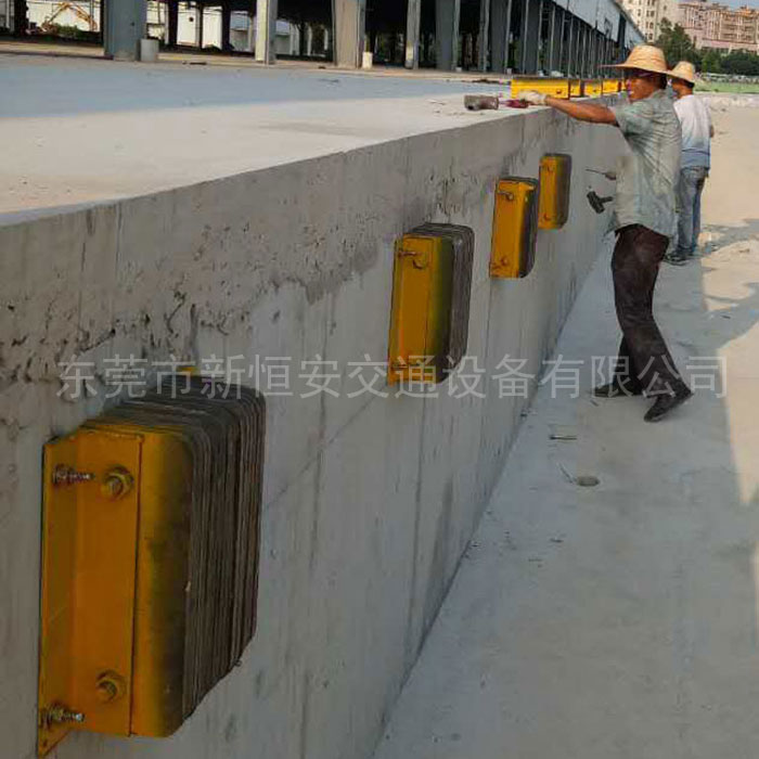 東莞橡膠防撞塊廠家就在東莞寮步石龍坑