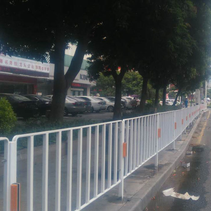 東莞人行道隔離護欄生產(chǎn)廠家新恒安交通設(shè)備