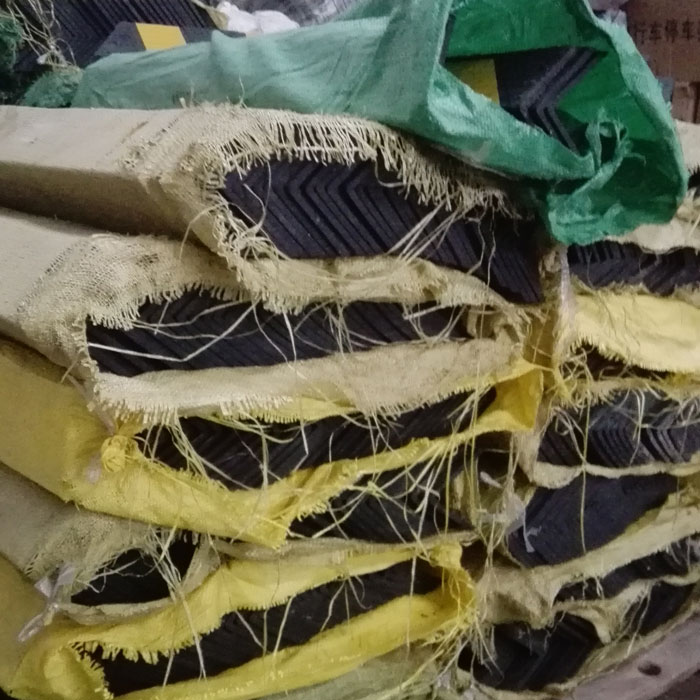 東莞直角反光護(hù)角廠家批發(fā)上東莞新恒安交通設(shè)備