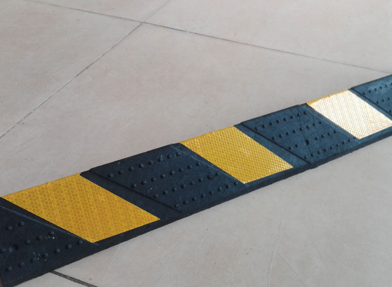 東莞反光直角護(hù)角廠家大量現(xiàn)貨批發(fā)