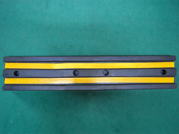 1米長卸貨平臺專用橡膠防撞塊