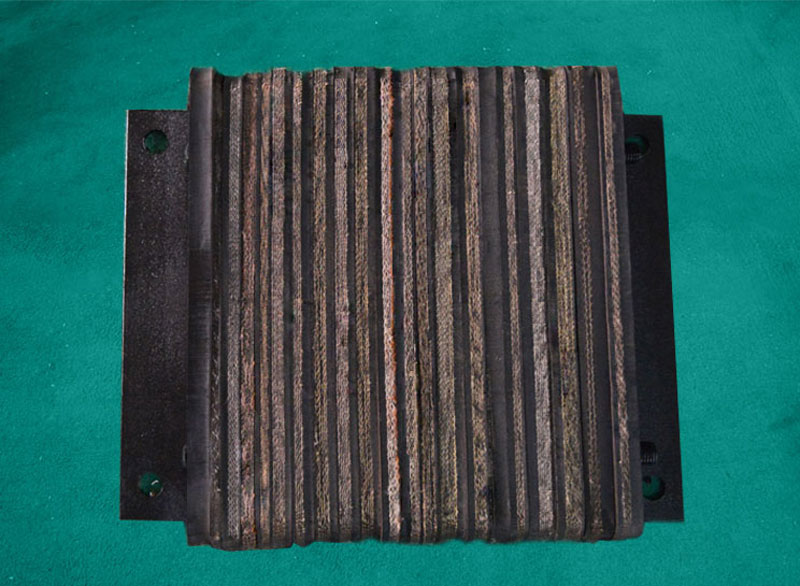 卸貨平臺(tái)防撞塊,橡膠防撞膠墊東莞新恒安交通設(shè)備批發(fā)