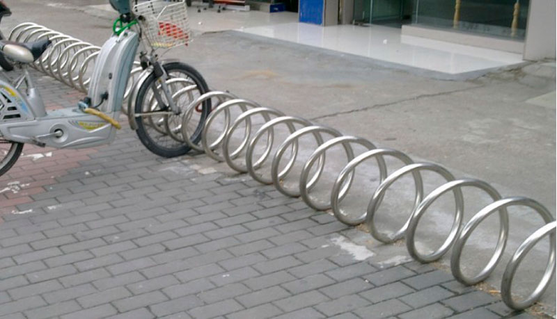 高腳式不銹鋼電動車停車架東莞新恒安廠家批發(fā)