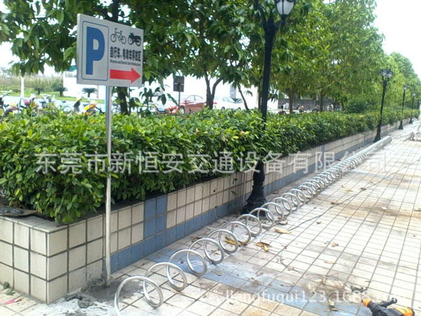 304不銹鋼螺旋式自行車停車架電動(dòng)車自行車都可通用